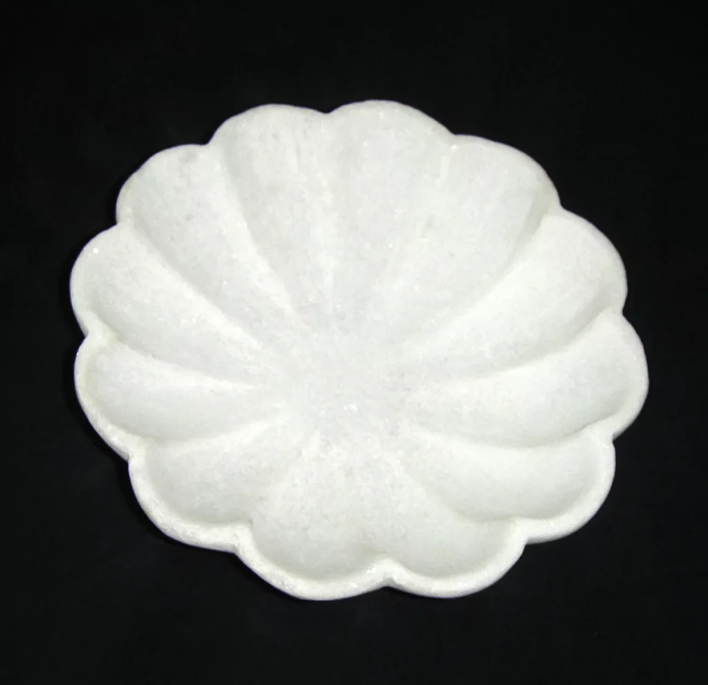 WHITE MARBLE FLOWER URLI