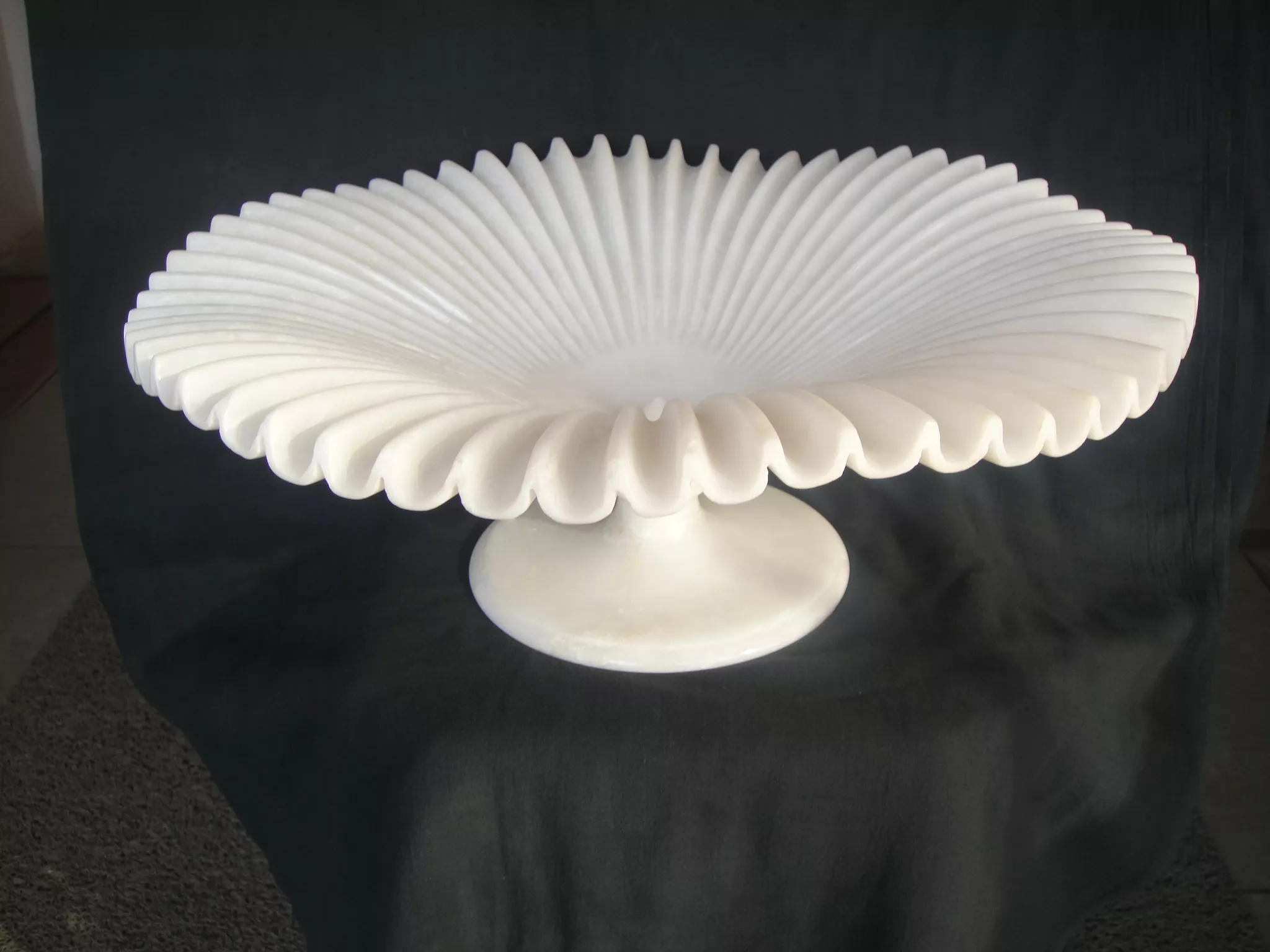 WHITE MARBLE CARVING BOWL