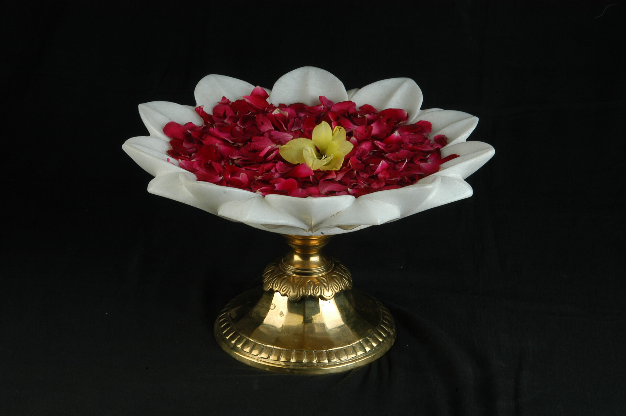 WHITE MARBLE LOTUS URLI WITH STAND