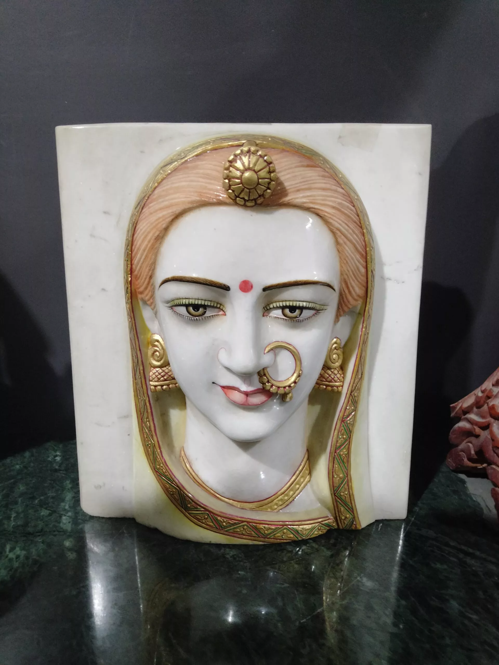 WHITE MARBLE MODERN ART LADY FACE CARVED