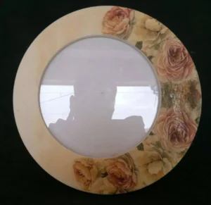 WHITE MARBLE PHOTO FRAME WITH DECOPATCH PAINTING WORK