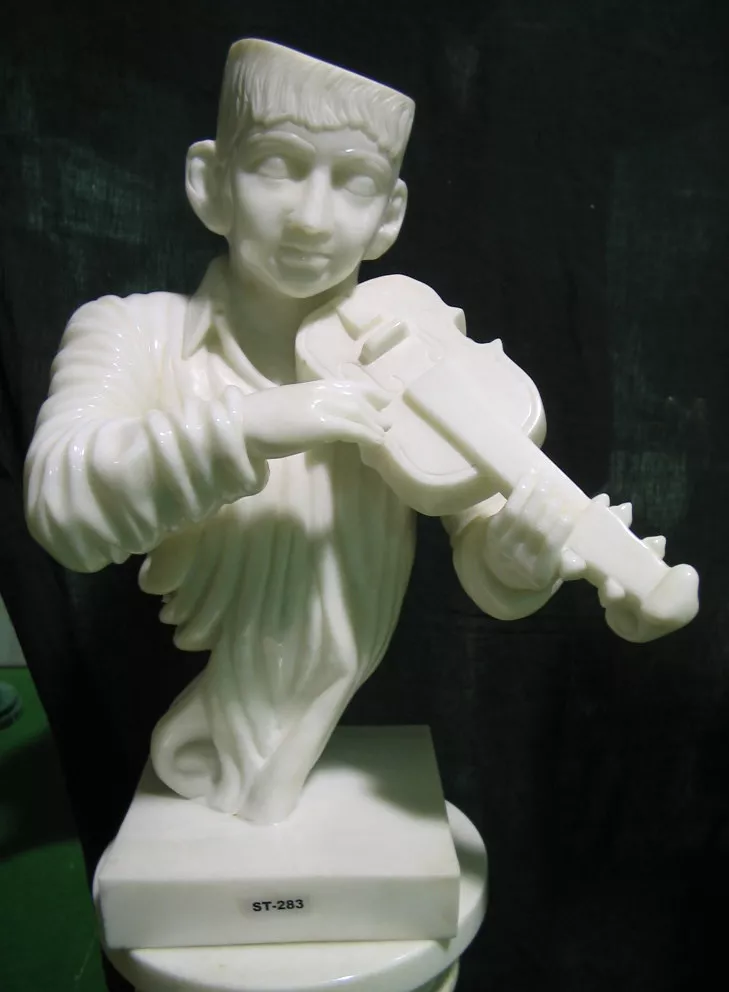 MODERN ART STATUE IN MAKRANA WHITE MARBLE