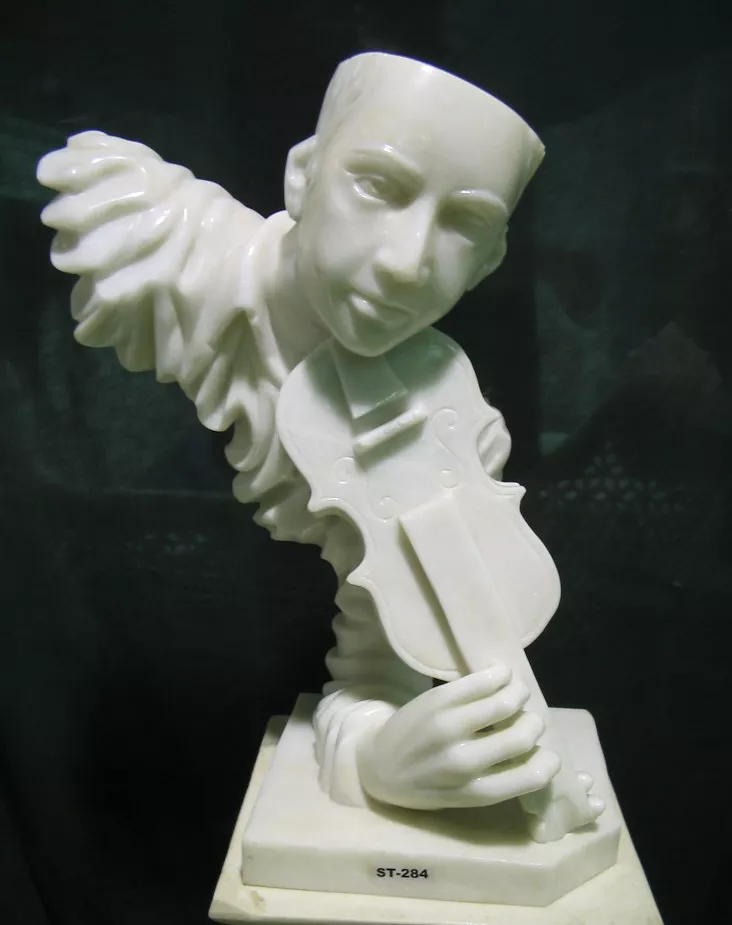 MODERN ART STATUE IN MAKRANA WHITE MARBLE