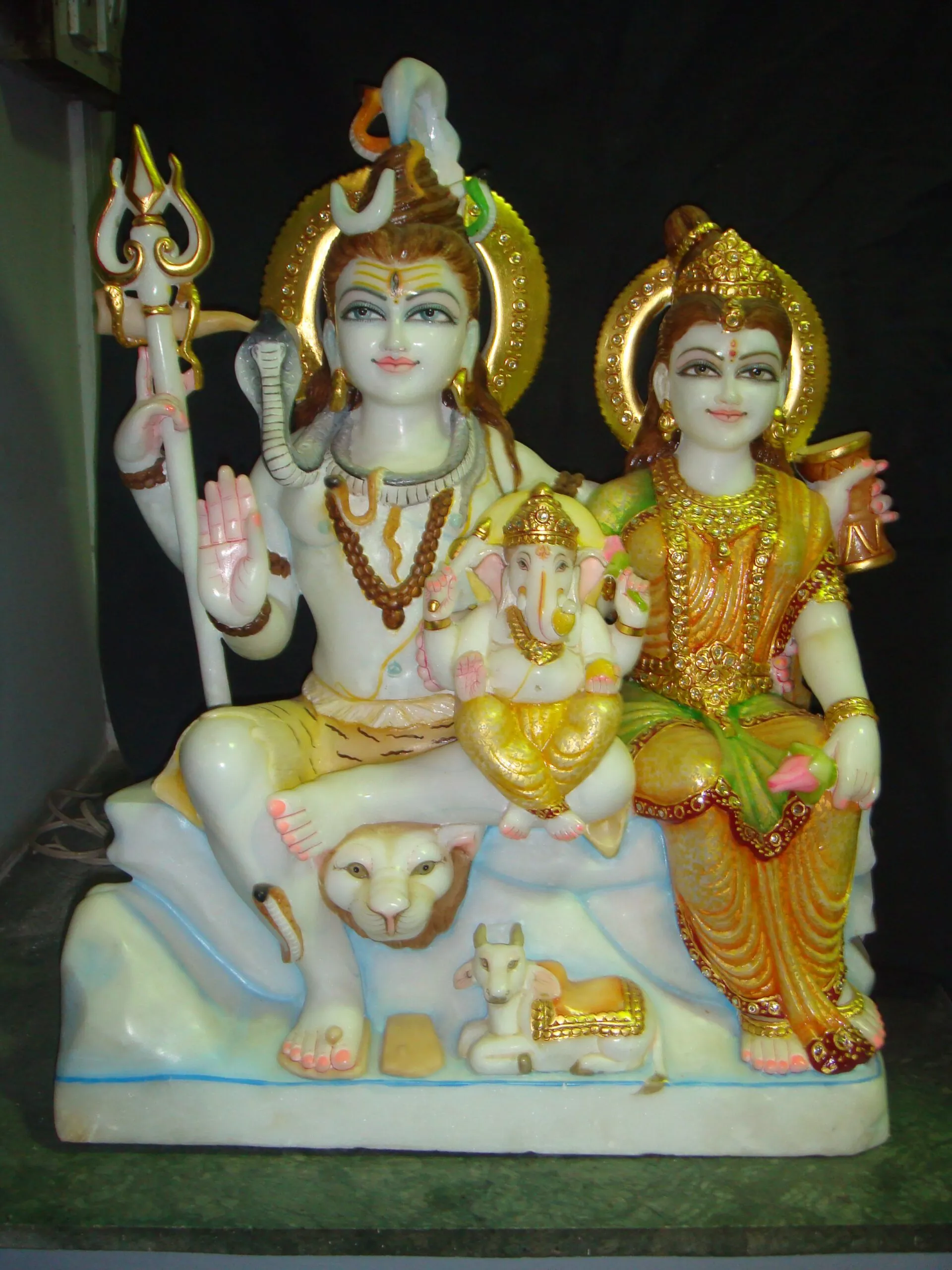 SHIV DARWAR IN FIRST QUALITY WHITE MARBLE WITH GOLD PAINTING WORK