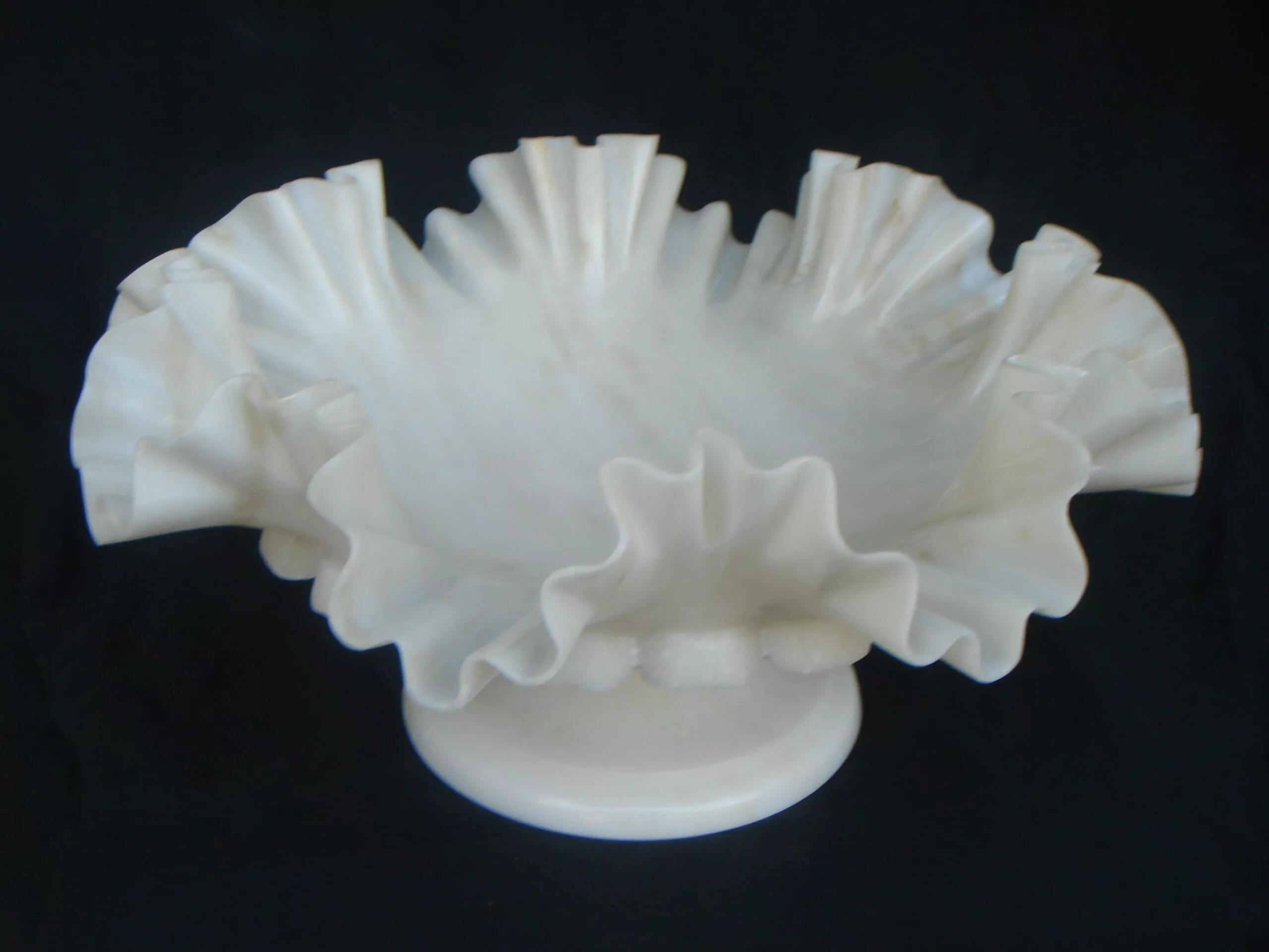 WHITE MARBLE FRUIT CARVING BOWL