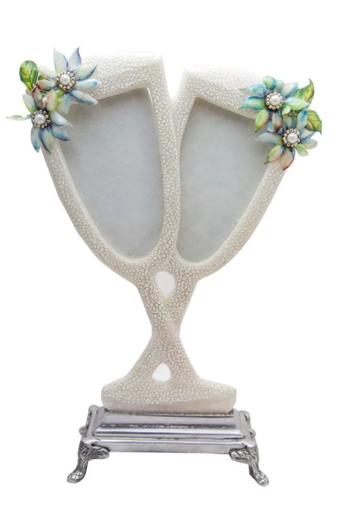 PHOTO FRAME WITH FLOWER