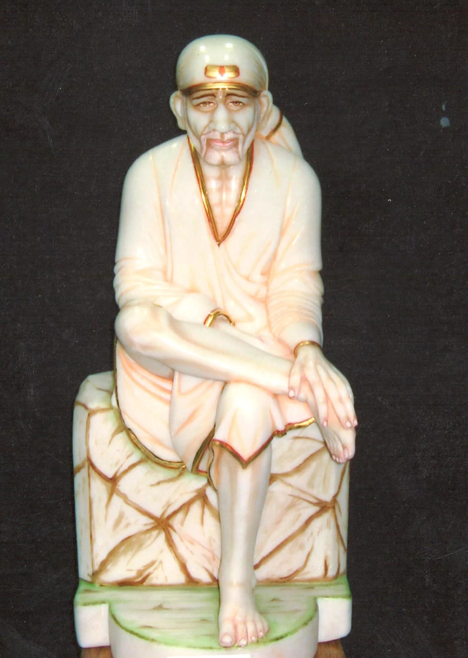 SAI BABA IN FIRST QUALITY WHITE MARBLE WITH ANTIQUE AND GOLD PAINTING WORK